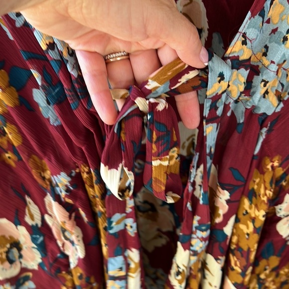 Umgee Hydrangea Fall Floral Kimono Topper. Sz S. Flowy. Long Line. Tie front. - Picture 4 of 9